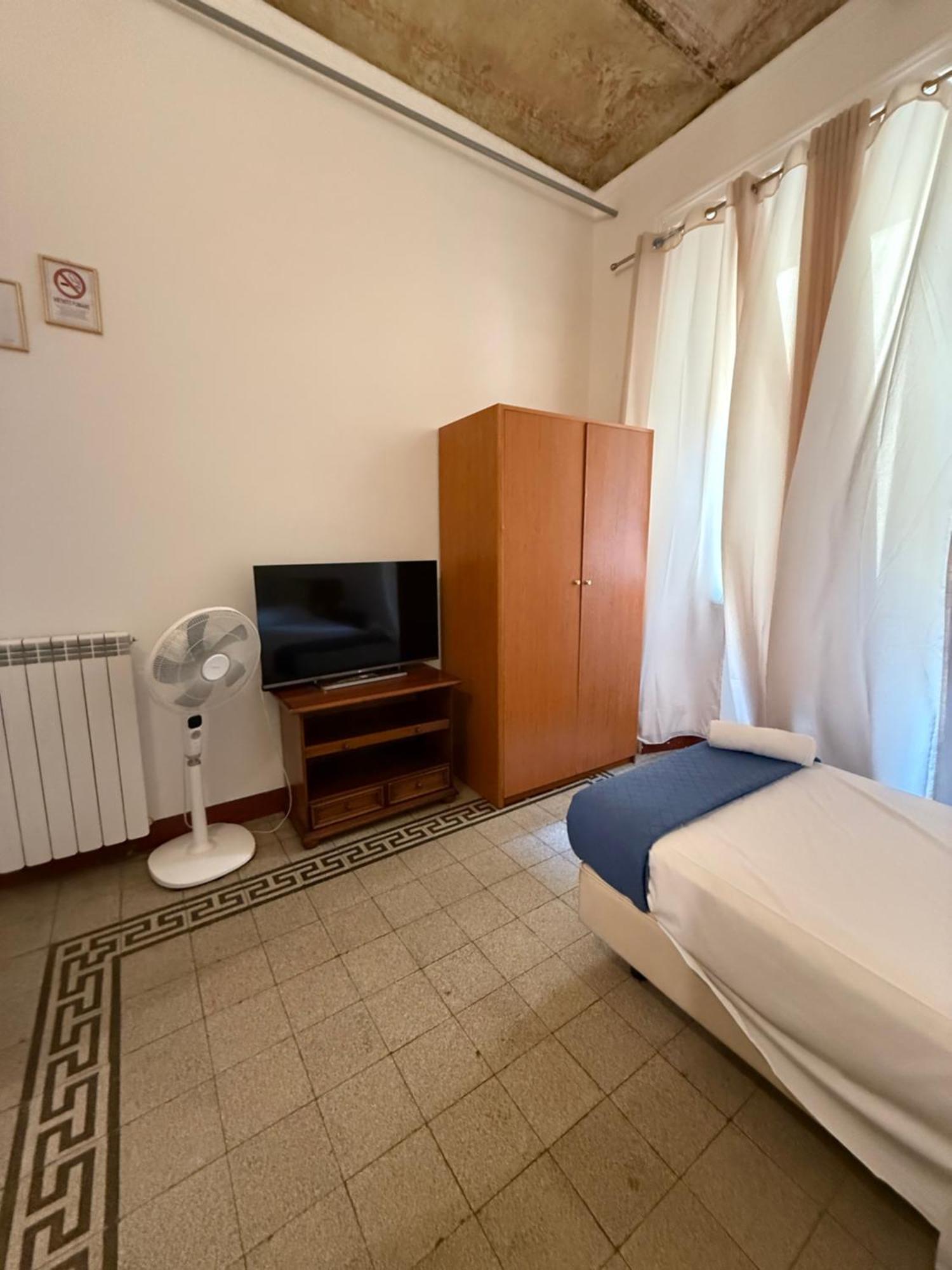 Emanuela Hostel Rome